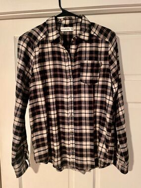 abercrombie kids white, gold and Black Plaid Button-Up Shirt size 15-16 new